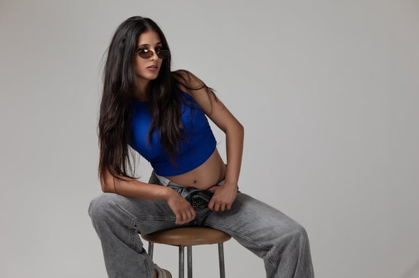 How to Achieve a Chic Farmhouse Look with Gingham and Denim?