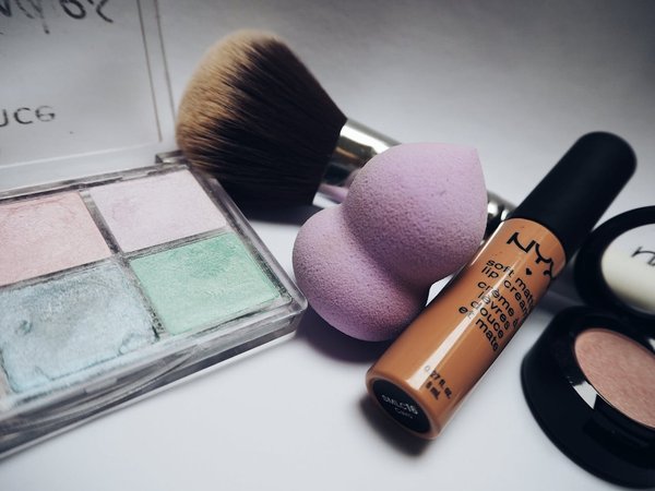 What Are the Latest Innovations in Waterproof Makeup for the UK's Rainy Days?